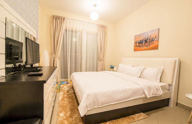 Deluxe Apartment with Lake View - Photo 13