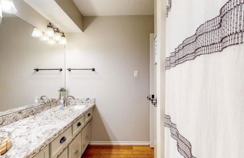 Pool, Hot Tub and Pool Table! Grand Home in Tomball - Foto 25