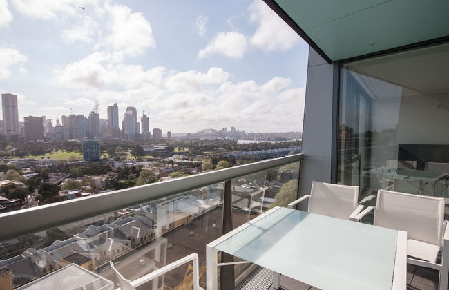 Modern 2 Bedroom Potts Point Apartment - Photo 18