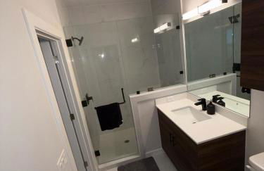 Newly build 1 bedroom 2 bathrooms condo - Foto 25