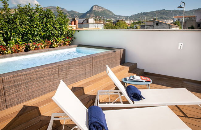 Luxury Apartment with Penthouse and Pool - Photo 42