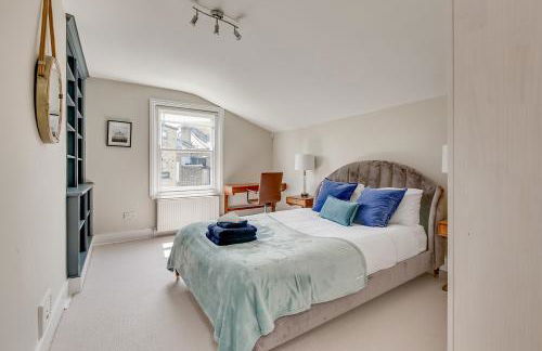 Balham near Tube Victorian House 4 Bedrooms 9 beds - Photo 19
