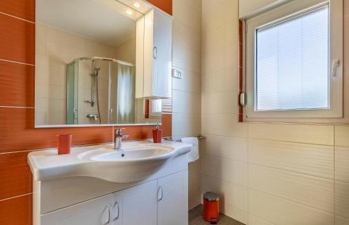 2 Bedroom Stunning Home In Skatari - Foto 40