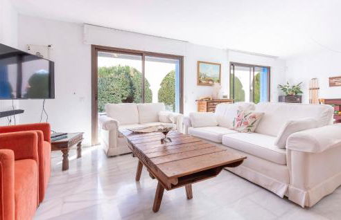 Lilia Barajas - Photo 7