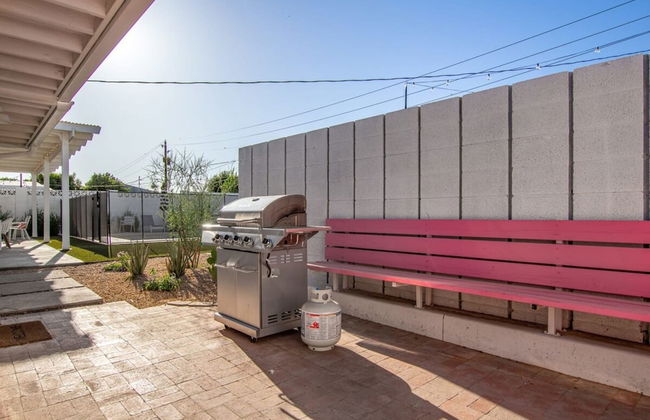 Northview Mid-century Escape Pool Firepit Bocce - Foto 45