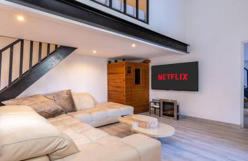 PENTHOUSE Loft 5MIN PALAIS DES FESTIVALS AND BEACH terrace view on castle - Photo 26