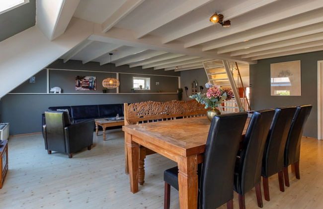 Welcoming Holiday Home With Garden - Photo 12