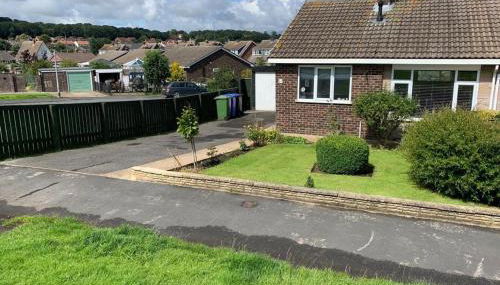 2 Bed Bungalow - Sleeps 4 - Pets - Parking - Wifi - Foto 1