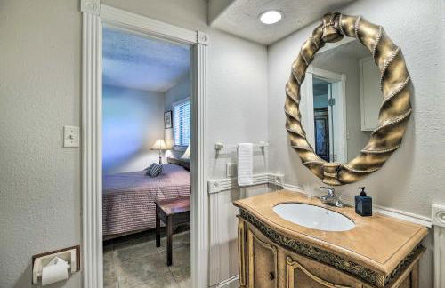 Spacious Seabrook Home with Patio 1 Mi to Beach! - Foto 30