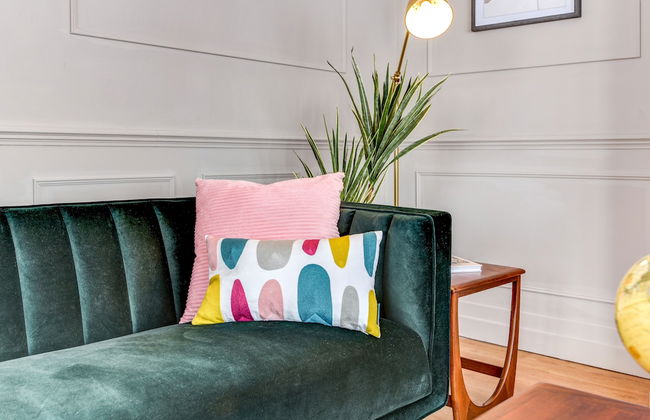 Beautiful 4 Bed House, 3 Minutes to Sea, Sleeps 8 - Foto 15