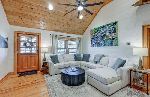 Deck, Fire Pit and Game Room! Wooded Cashiers Escape - Foto 6