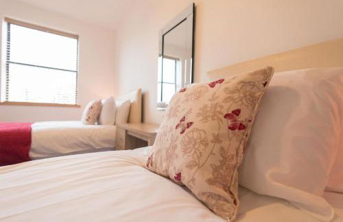 Comfortable 2BR Swindon Long Stay - Foto 12