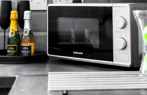 Stylish Apartment - High Speed Internet & Free Netflix - Near City Centre - 2MR - Foto 9