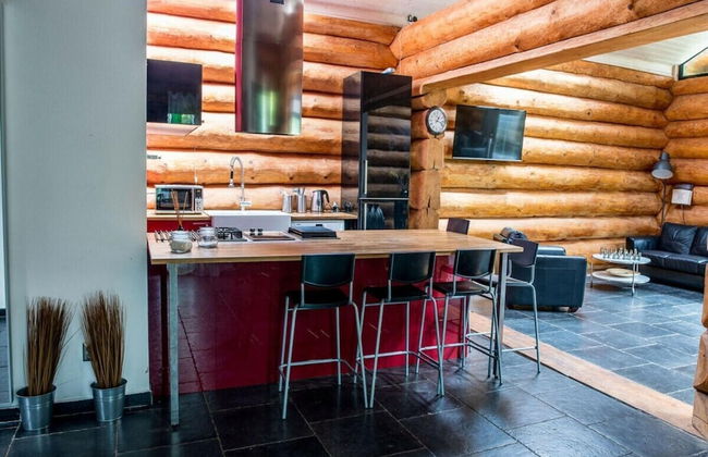 Spacious Holiday Home With Internet - Photo 8