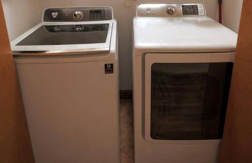 Home near Balloon Fiesta Park! - Photo 12