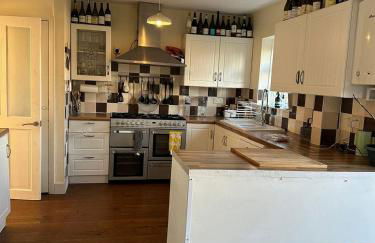 Cosy 2BR Home with Garden & Parking - Foto 14