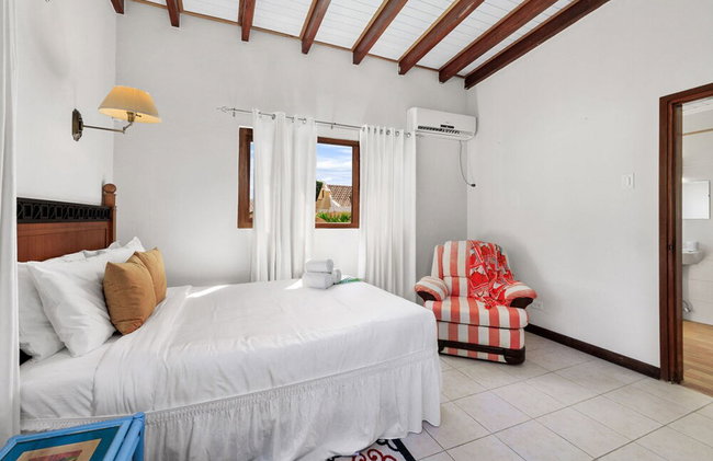 Spacious 4BR Villa Private Pool Cozy Location - Photo 13