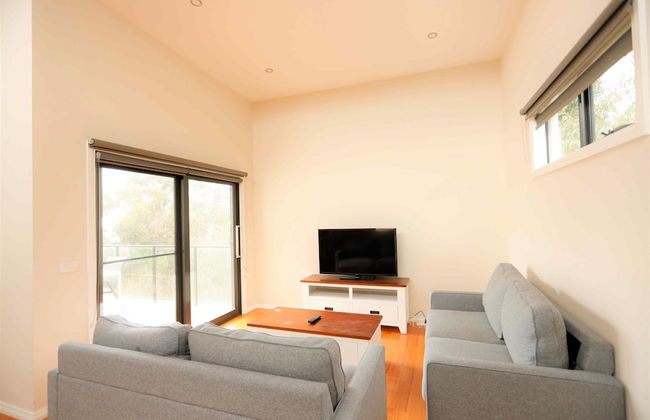 Apollo Bay Seal Apartments - Photo 32