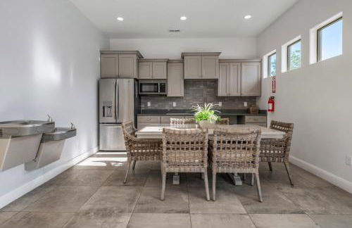 Zion Village Resort 415 Private Hot Tub, Ping Pong Table, and Community Pool access - Foto 44