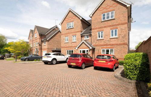 Modern, Well Presented 2-Bedroom Apartment, With Parking, Opposite Nirvana Spa - Pass the Keys - Foto 21