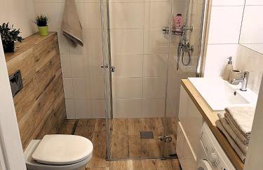 Bright Stay Kraków - comfy and modern 50 m2 flat with private bedroom - Foto 11
