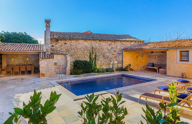 Beautiful Villa Consisting of two Houses With Private Pool, Near Pula and Beach - Foto 27