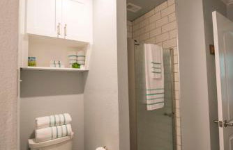 Walk to the Silos! 3 Bed 1960's Bungalow near Baylor - Foto 92