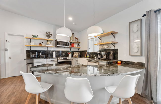 Family Home w Pool-hot Tub-large Yard-pool Table - Photo 6