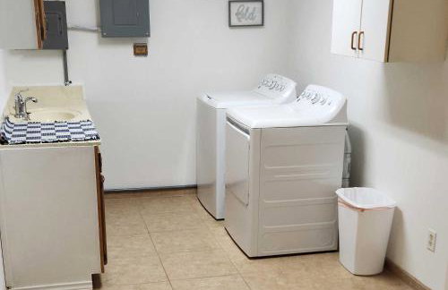 Riverfront Family Home Yard, Orchard, Dock! - Foto 25