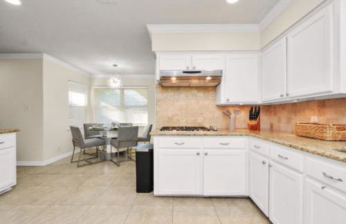 Luxury Retreat with Heated Pool, Firepit, Outdoor Cinema - Foto 42