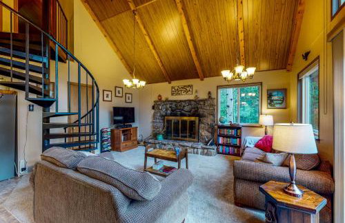 Deck and Mtn Views! Family A-Frame Cabin in Bailey - Foto 5