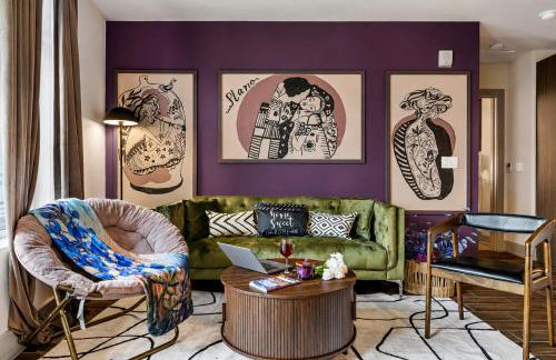Velvet Lounge King Suite near Legacy West Pool - Photo 2