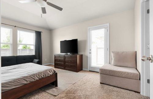 Charming 4BR Home w Spacious Backyard in Hutto - Foto 27