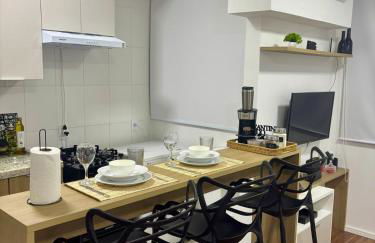 Studio Home Office Completo Cama Queen e Ar Condicionado Vista Panorâmica - Foto 76