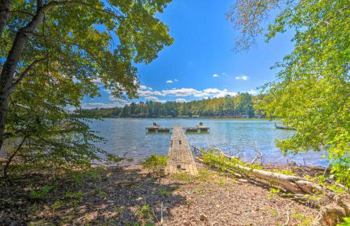 Lovely Lake Hartwell Retreat Dock, Deck and Grill! - Foto 30