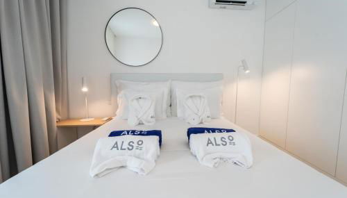 Oceanside Village 1 - Photo 4, towels