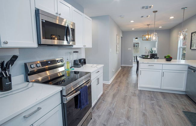 Adorable 4BR 2BA Close to Riverwalk and Downtown - Foto 12