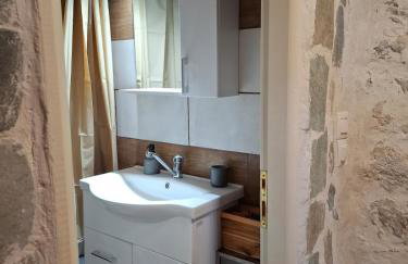 Woodstone House - Photo 9