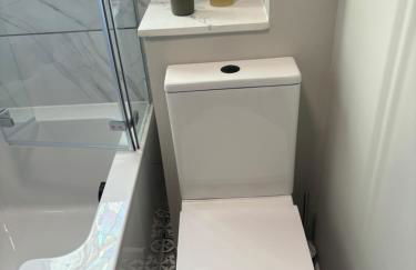 Redwing Retreat Bicester Village - Stylish Retreat Steps from the Shops - 2 Bed House with Garden and Parking - Foto 40