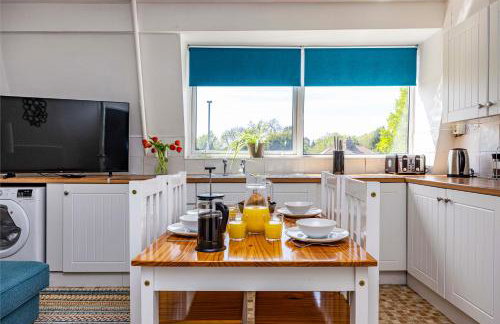 Spacious apartment sleeps 6 - Uni, sports, trades - Foto 28