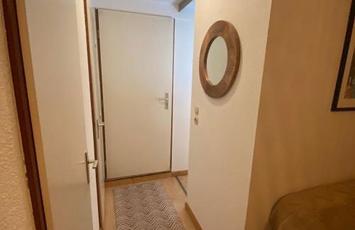 Studio calme avec parking couvert - FR-1-692-90 - Photo 7