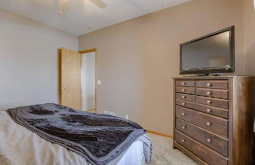 Spacious Pool House with tons of amenities! - Foto 45