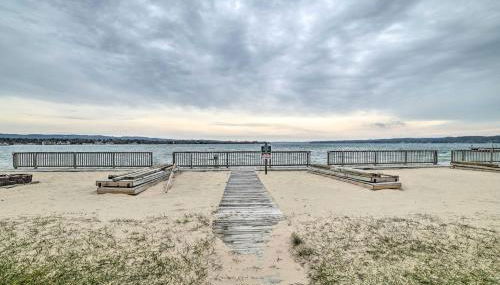 Updated Onekama Resort Condo on Portage Lake! - Foto 3