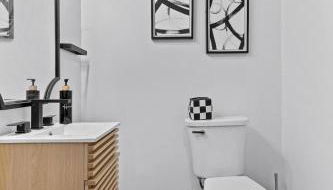 Spacious 4BR House Near Downtown, Perfect for Groups & Pets - Foto 4, Other