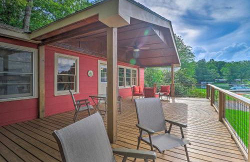 Waterfront Lake Martin Home with Grill and Beach! - Foto 2