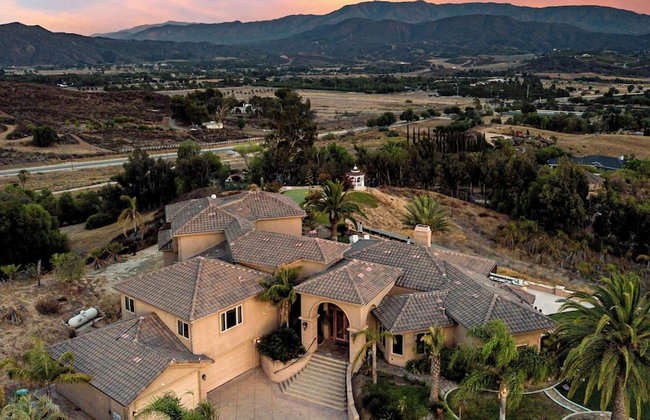 Sangiovese By Avantstay Spectacular Estate w/ Pool, Hot Tub & Putting Green - Photo 45