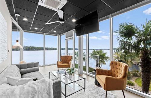 The Glass Mansion w/Optional Boat Rental - Foto 12