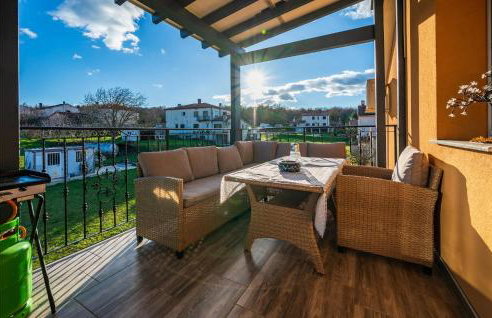 Amazing Apartment In Krsan With Wifi - Photo 3