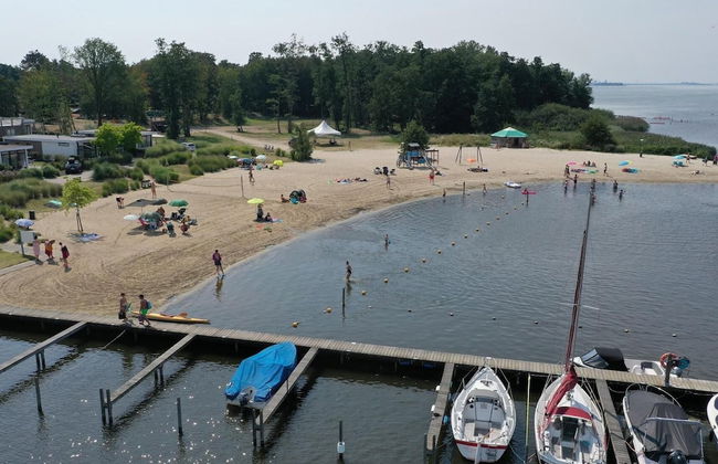 Well-kept Chalet on the Water - Foto 38