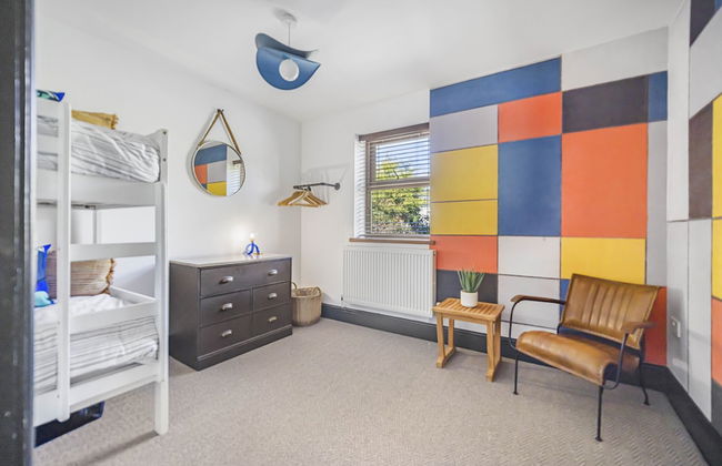 Coach House - Photo 2